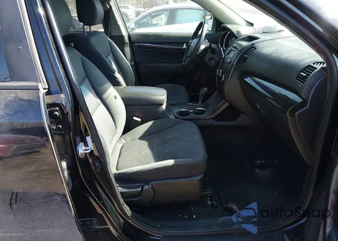 2011 Kia Sorento Lx from USA, damaged, VIN 5XYKT3A15BG100228